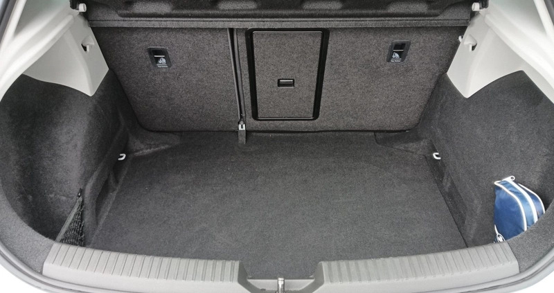 Seat Leon cena 69900 przebieg: 84818, rok produkcji 2018 z Poznań małe 562